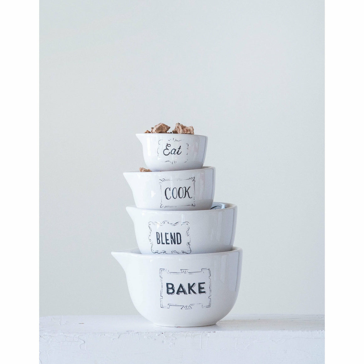 White & Black Stoneware Measuring Cups Set