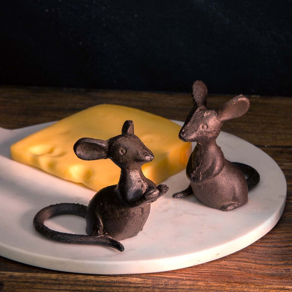 Sitting Up Cast Iron Mouse