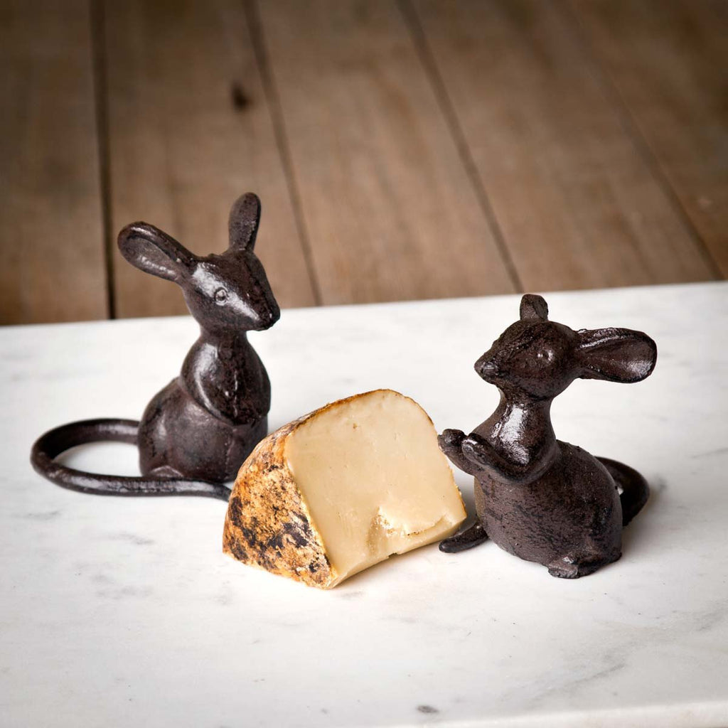 Sitting Up Cast Iron Mouse