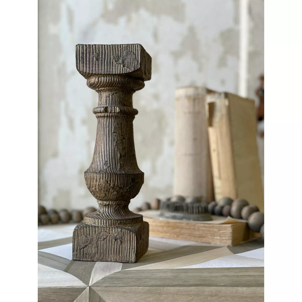 Isadore Pillar Holder