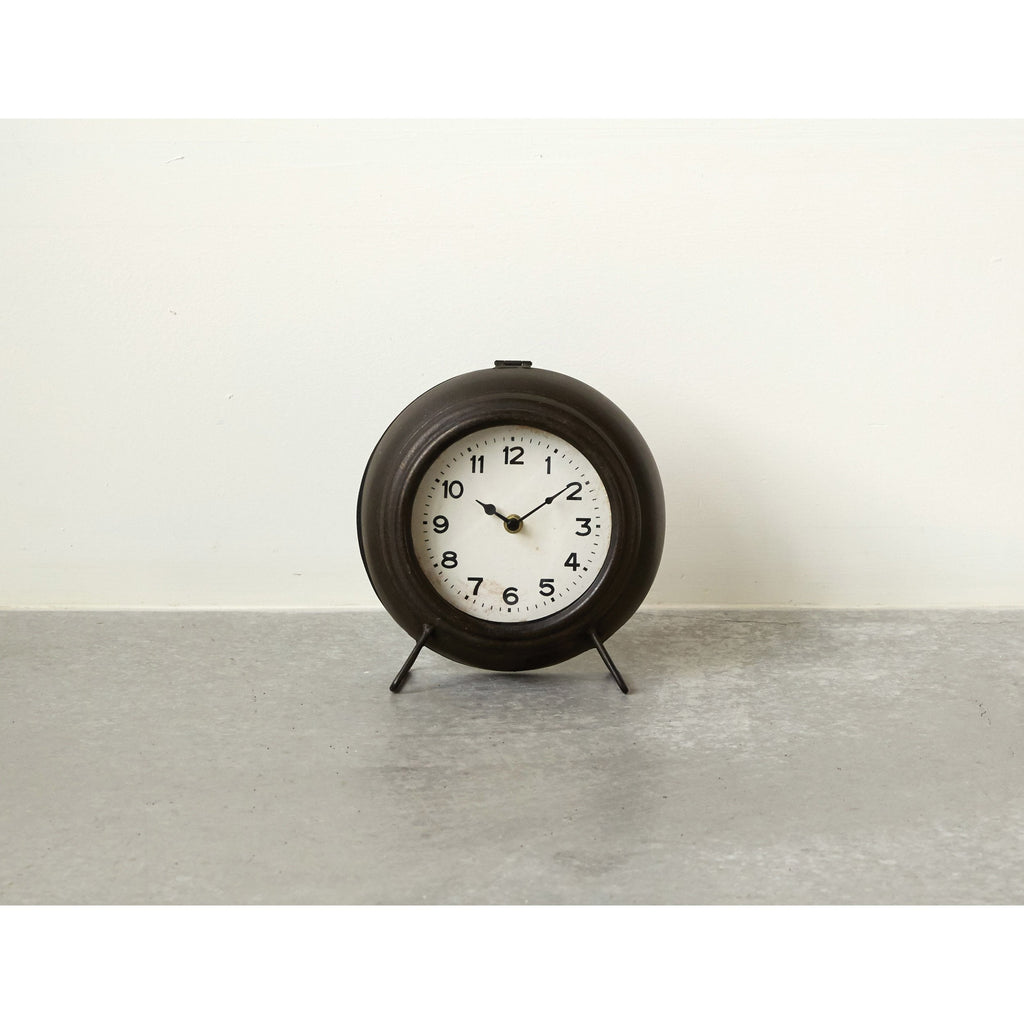 Black Metal Mantle Clock