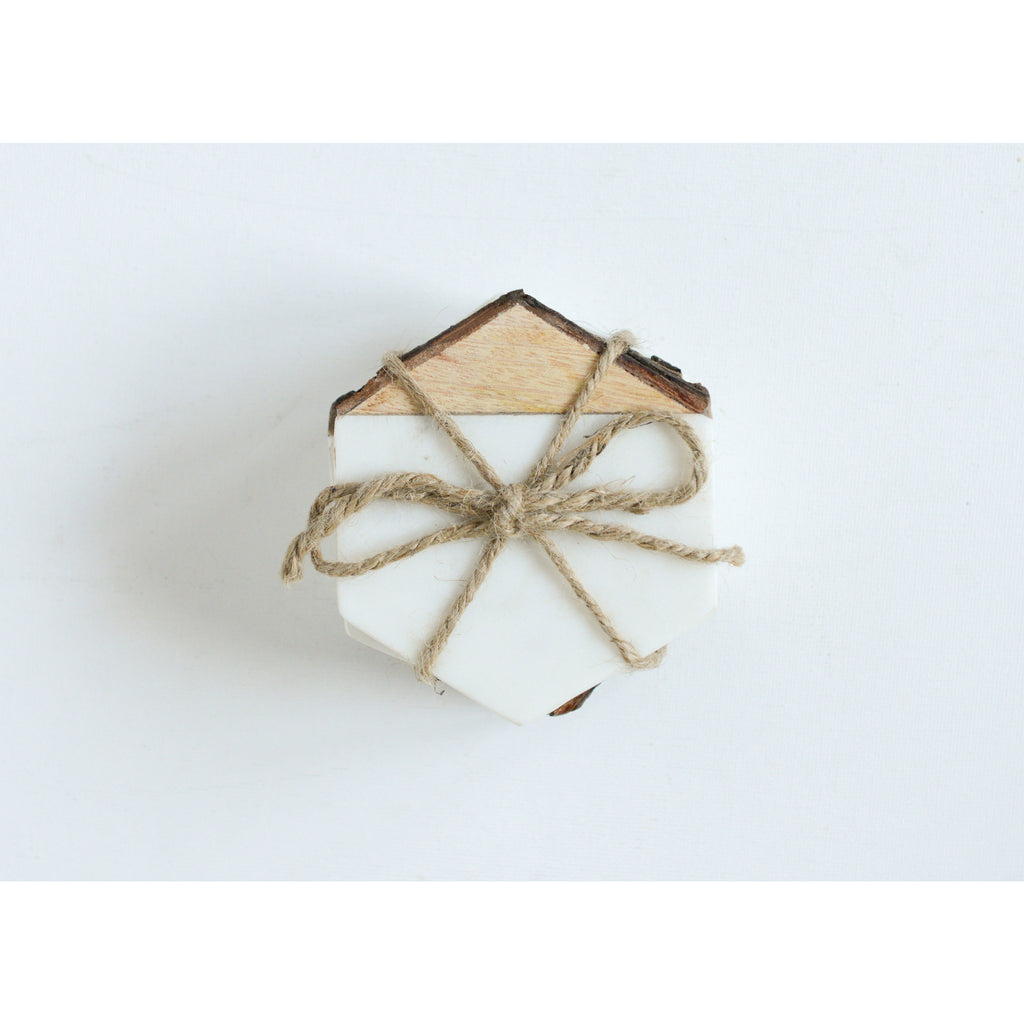 S/4 Hexagon White Marble & Mango Wood Coasters w/Bark Edge